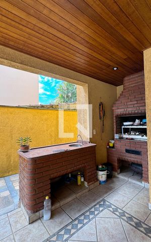 Casa de condomínio à venda com 465m², 4 quartos e 6 vagasChurrasqueira