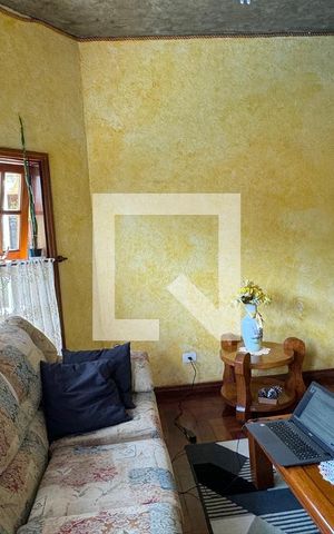 Casa de condomínio à venda com 465m², 4 quartos e 6 vagasSala de estar
