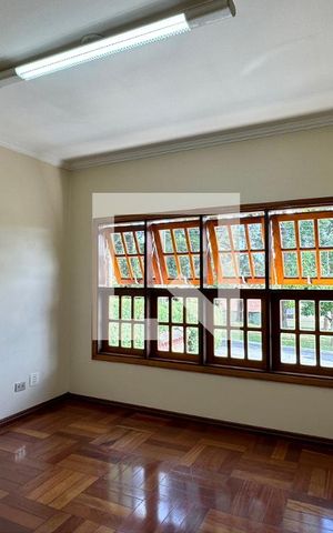 Casa de condomínio à venda com 465m², 4 quartos e 6 vagasEscritório