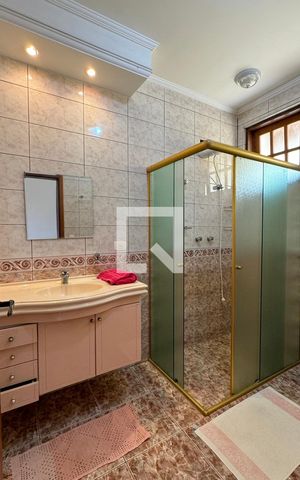 Casa de condomínio à venda com 465m², 4 quartos e 6 vagasBanheiro da Suíte 4