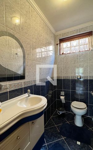 Casa de condomínio à venda com 465m², 4 quartos e 6 vagasLavabo
