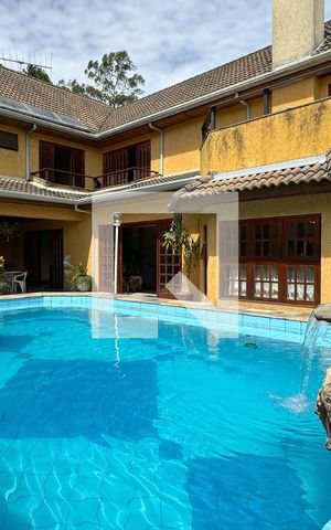 Casa de condomínio à venda com 465m², 4 quartos e 6 vagasPiscina
