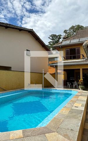 Casa de condomínio à venda com 465m², 4 quartos e 6 vagasPiscina
