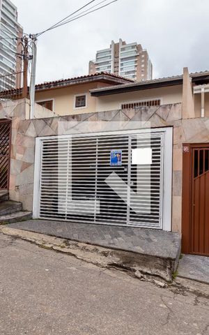 Casa à venda com 89m², 2 quartos e 2 vagasFachada