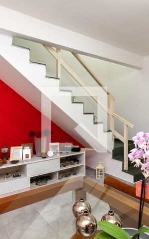 Casa à venda com 89m², 2 quartos e 2 vagasSala