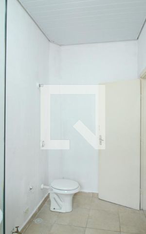 Casa à venda com 140m², 3 quartos e 1 vaga Casa à venda com 140m², 3 quartos e 1 vagaBanheiro