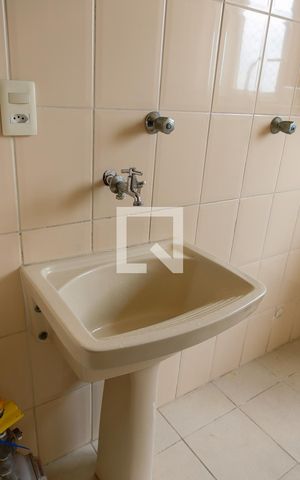 Apartamento para alugar com 81m², 2 quartos e 2 vagas Apartamento para alugar com 81m², 2 quartos e 2 vagasLavabo