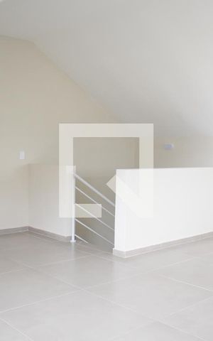Casa de condomínio para alugar com 125m², 3 quartos e 1 vagaÁtico