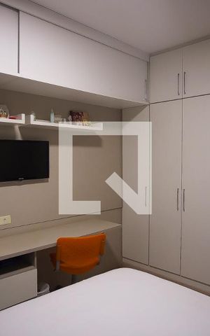 Casa à venda com 288m², 6 quartos e 3 vagas Casa à venda com 288m², 6 quartos e 3 vagasQuarto 2