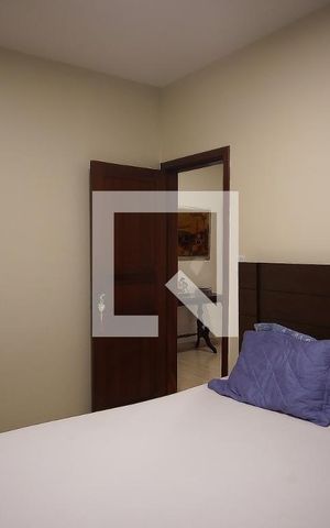 Casa à venda com 288m², 6 quartos e 3 vagas Casa à venda com 288m², 6 quartos e 3 vagasQuarto 2
