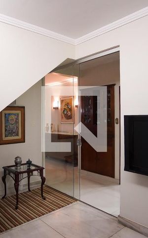 Casa à venda com 288m², 6 quartos e 3 vagas Casa à venda com 288m², 6 quartos e 3 vagasSala 2
