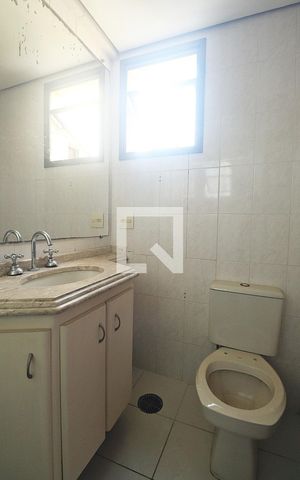 Apartamento à venda com 64m², 2 quartos e 2 vagasSuíte - Banheiro do Quarto 1
