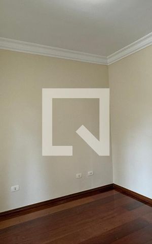Casa de condomínio para alugar com 480m², 4 quartos e 6 vagasEscritório