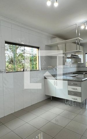 Casa de condomínio para alugar com 480m², 4 quartos e 6 vagasCozinha