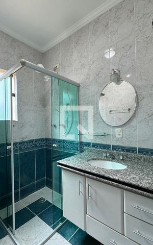 Casa de condomínio para alugar com 480m², 4 quartos e 6 vagasBanheiro da Suíte 3