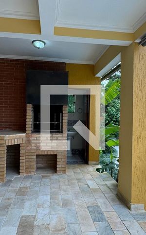 Casa de condomínio para alugar com 480m², 4 quartos e 6 vagasChurrasqueira