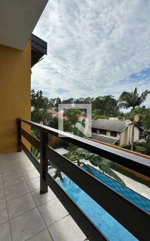 Casa de condomínio para alugar com 480m², 4 quartos e 6 vagassacada da Sala