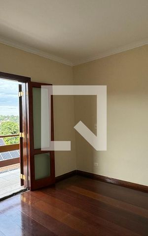 Casa de condomínio para alugar com 480m², 4 quartos e 6 vagasSuíte 2