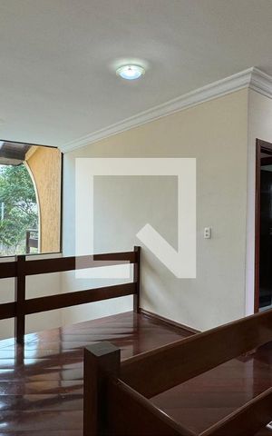 Casa de condomínio para alugar com 480m², 4 quartos e 6 vagasHall