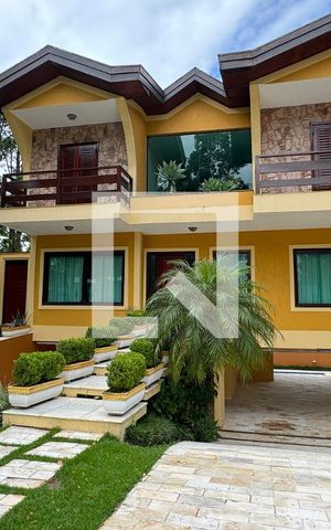 Casa de condomínio para alugar com 480m², 4 quartos e 6 vagasFachada