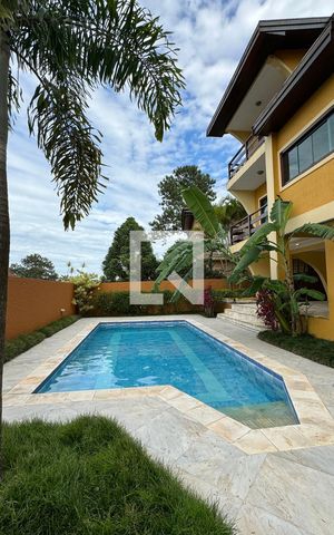 Casa de condomínio para alugar com 480m², 4 quartos e 6 vagasPiscina