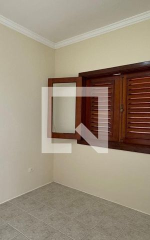 Casa de condomínio para alugar com 480m², 4 quartos e 6 vagasQuarto de Serviço