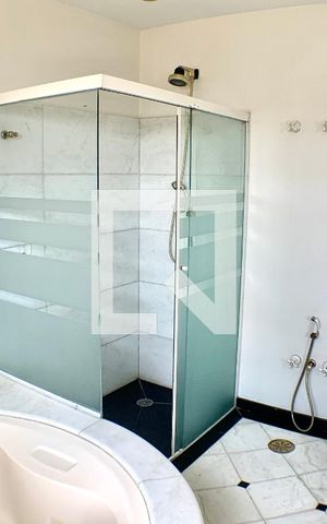 Apartamento à venda com 270m², 4 quartos e 4 vagasBanheiro da Suite 1