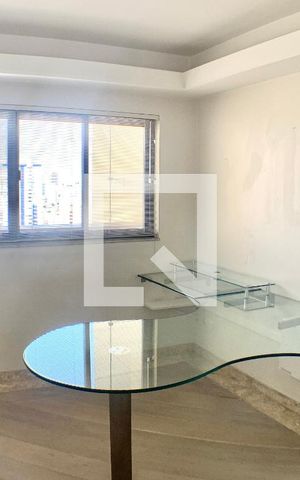 Apartamento à venda com 270m², 4 quartos e 4 vagasEscritório
