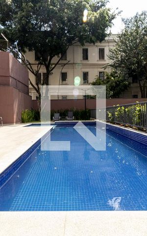 Studio à venda com 30m², 1 quarto e 1 vaga Studio à venda com 30m², 1 quarto e 1 vagaPiscina