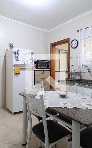 Apartamento à venda com 70m², 2 quartos e 2 vagasCozinha