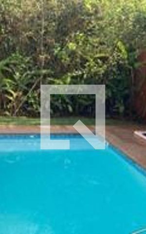 Casa de condomínio à venda com 445m², 4 quartos e 4 vagas
