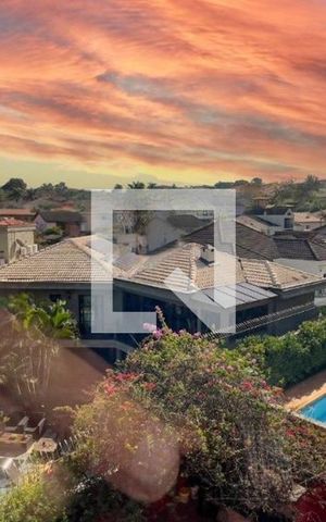 Casa de condomínio à venda com 445m², 4 quartos e 4 vagas