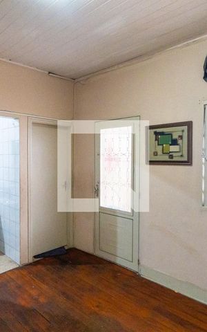Casa à venda com 70m², 4 quartos e 1 vaga Casa à venda com 70m², 4 quartos e 1 vagaCasa 1 - Sala