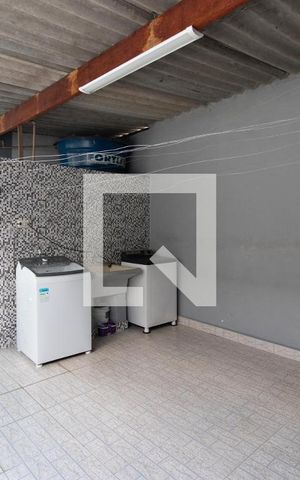 Casa à venda com 240m², 3 quartos e 2 vagas Casa à venda com 240m², 3 quartos e 2 vagasÁrea de Serviço