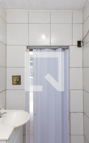 Casa à venda com 240m², 3 quartos e 2 vagas Casa à venda com 240m², 3 quartos e 2 vagasBanheiro da Edícula