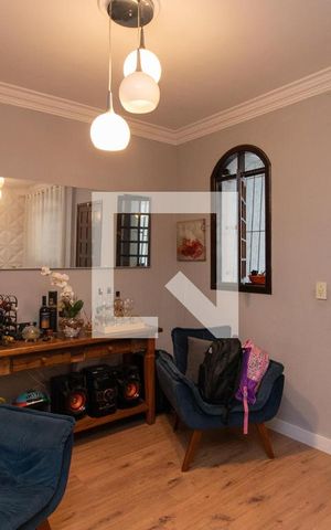 Casa à venda com 240m², 3 quartos e 2 vagas Casa à venda com 240m², 3 quartos e 2 vagasSala