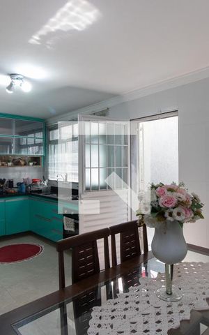 Casa à venda com 240m², 3 quartos e 2 vagas Casa à venda com 240m², 3 quartos e 2 vagasCozinha
