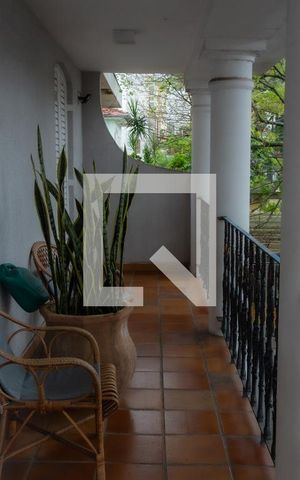 Casa à venda com 200m², 4 quartos e 3 vagas Casa à venda com 200m², 4 quartos e 3 vagasVaranda da Suíte 3