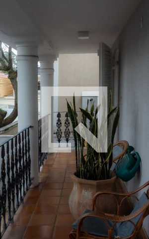 Casa à venda com 200m², 4 quartos e 3 vagas Casa à venda com 200m², 4 quartos e 3 vagasVaranda da Suíte 3