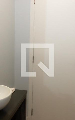 Casa à venda com 200m², 4 quartos e 3 vagas Casa à venda com 200m², 4 quartos e 3 vagasLavabo