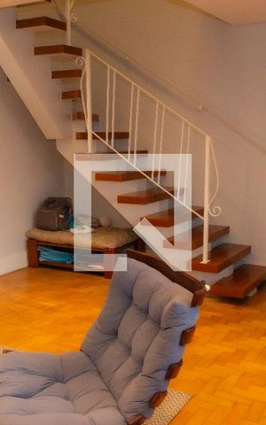 Casa à venda com 200m², 4 quartos e 3 vagas Casa à venda com 200m², 4 quartos e 3 vagasSala