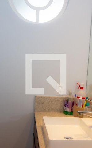 Casa à venda com 200m², 4 quartos e 3 vagas Casa à venda com 200m², 4 quartos e 3 vagasBanheiro da Suíte 3