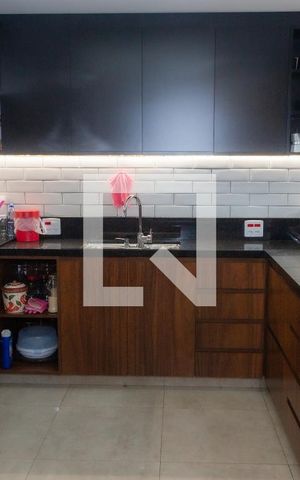 Casa à venda com 200m², 4 quartos e 3 vagas Casa à venda com 200m², 4 quartos e 3 vagasCozinha