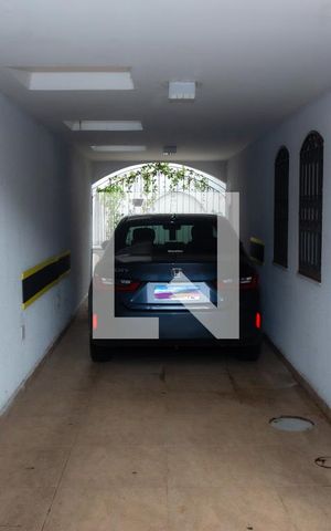 Casa à venda com 200m², 4 quartos e 3 vagas Casa à venda com 200m², 4 quartos e 3 vagasGaragem