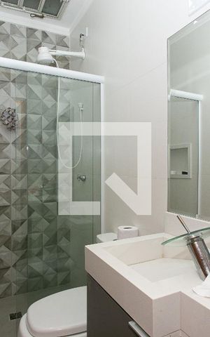 Casa à venda com 110m², 3 quartos e 2 vagas Casa à venda com 110m², 3 quartos e 2 vagasBanheiro da Suíte 2