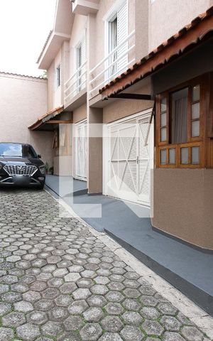 Casa à venda com 110m², 3 quartos e 2 vagas Casa à venda com 110m², 3 quartos e 2 vagasÁrea Comum