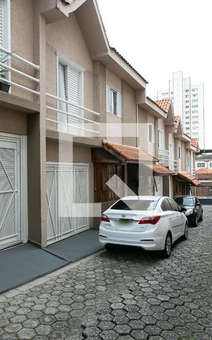 Casa à venda com 110m², 3 quartos e 2 vagas Casa à venda com 110m², 3 quartos e 2 vagasÁrea Comum