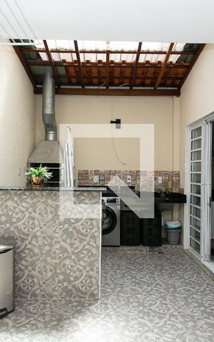 Casa à venda com 110m², 3 quartos e 2 vagas Casa à venda com 110m², 3 quartos e 2 vagasChurrasqueira