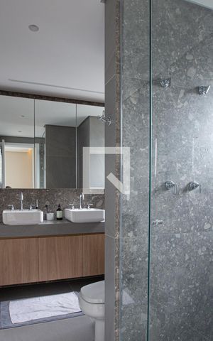 Apartamento à venda com 136m², 3 quartos e 3 vagas Apartamento à venda com 136m², 3 quartos e 3 vagasBANHEIRO SUITE