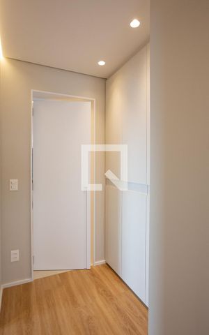 Apartamento à venda com 136m², 3 quartos e 3 vagas Apartamento à venda com 136m², 3 quartos e 3 vagasARMÁRIO CORREDOR